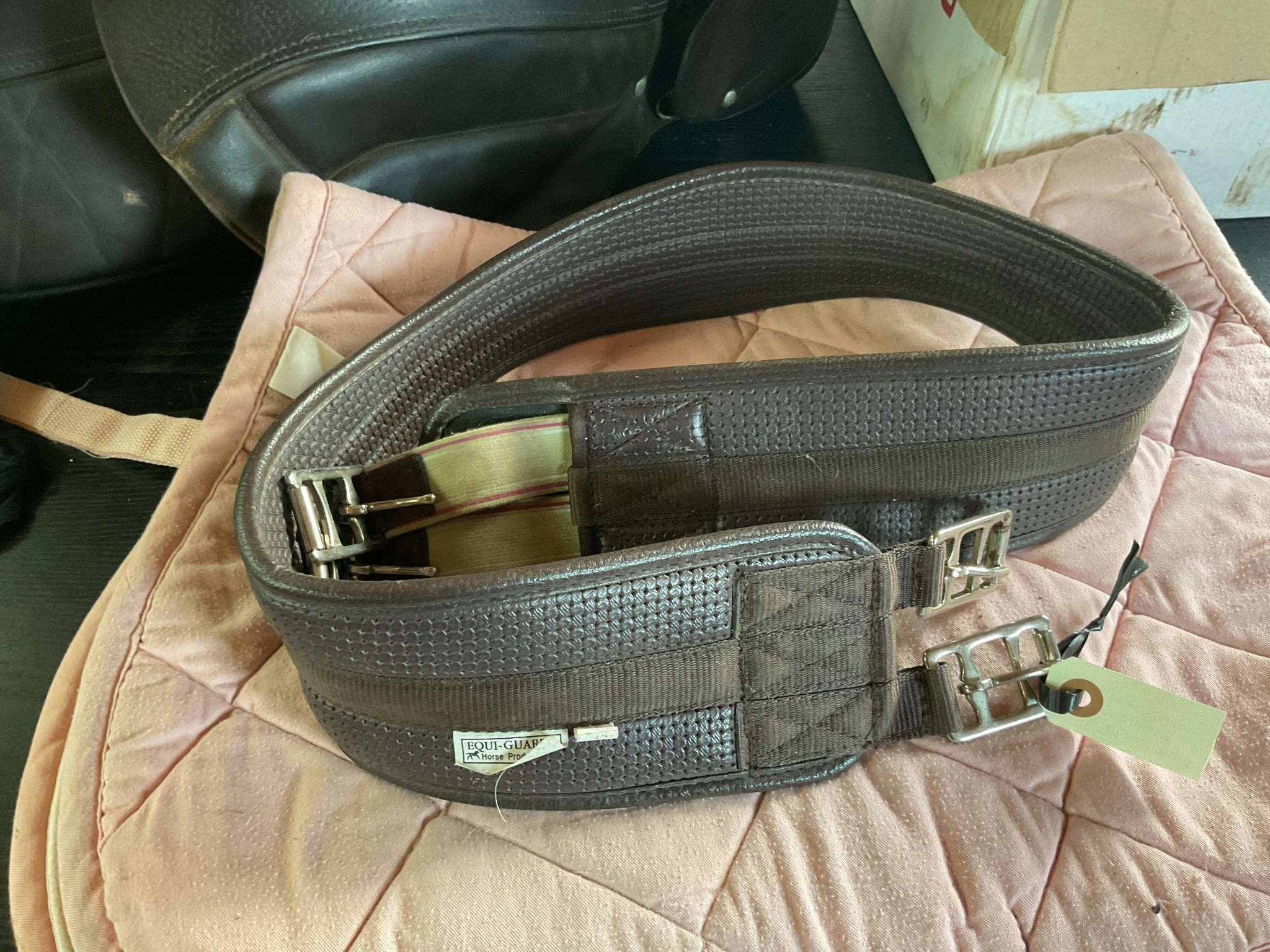 Equiguard sadelgjord brun, 130 cm