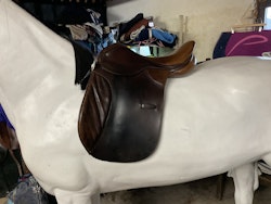 Jeffries dressyrsadel brun, n, 17”