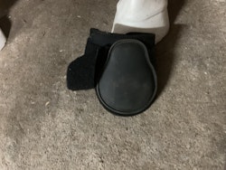 Equiguard, bakbensskydd, svarta, L, ett hål