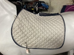 Mias rs, schabrak,vitt, 17”, ngn småfläck, ett hål