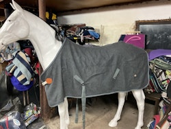 Alma get the gallop, ulltäcke, grått, nytt,125 cm