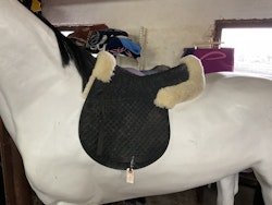 Vojlock med inbyggd lammskinnspad, m