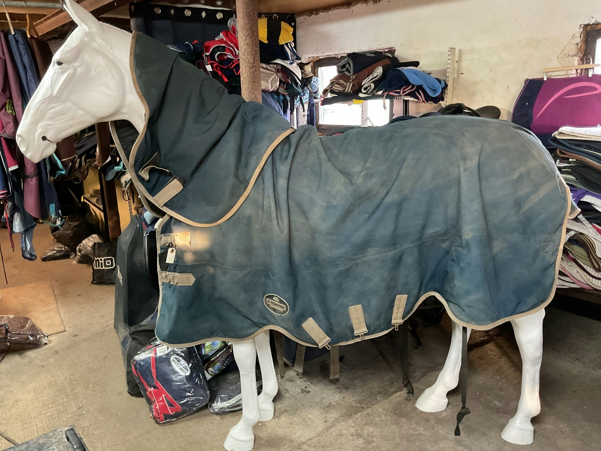 Vintertäcke med lös hals, 155 cm,ca 300 gr,otvättat,ngt hål insidan halsen