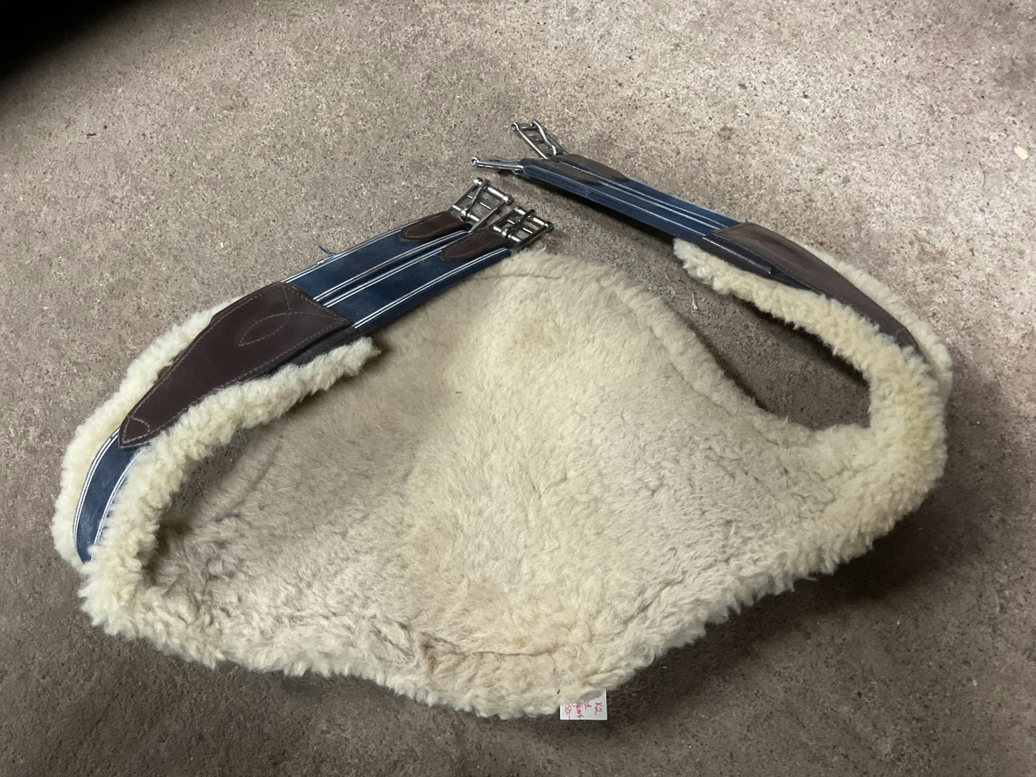 Exponia x2,sadelgjord med magplatta,avtagbart fluff,brun,140 cm,en liten reva