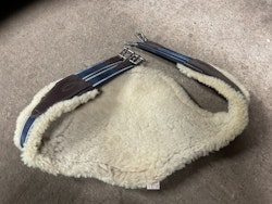 Exponia x2,sadelgjord med magplatta,avtagbart fluff,brun,140 cm,en liten reva