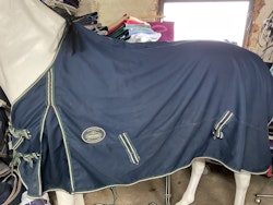 Riding house, täcke, 0 gr, 135 cm, hål vid svansen