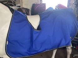Shires skrittäcke,blått, 145 cm, nyskick