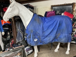 Onehorse,täcke,ca 50 gr,blått,otvättat,145 cm