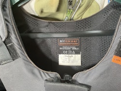 Airowear säkerhetsväst,svart,stl L6,bröst 108-116 cm, rygg regular