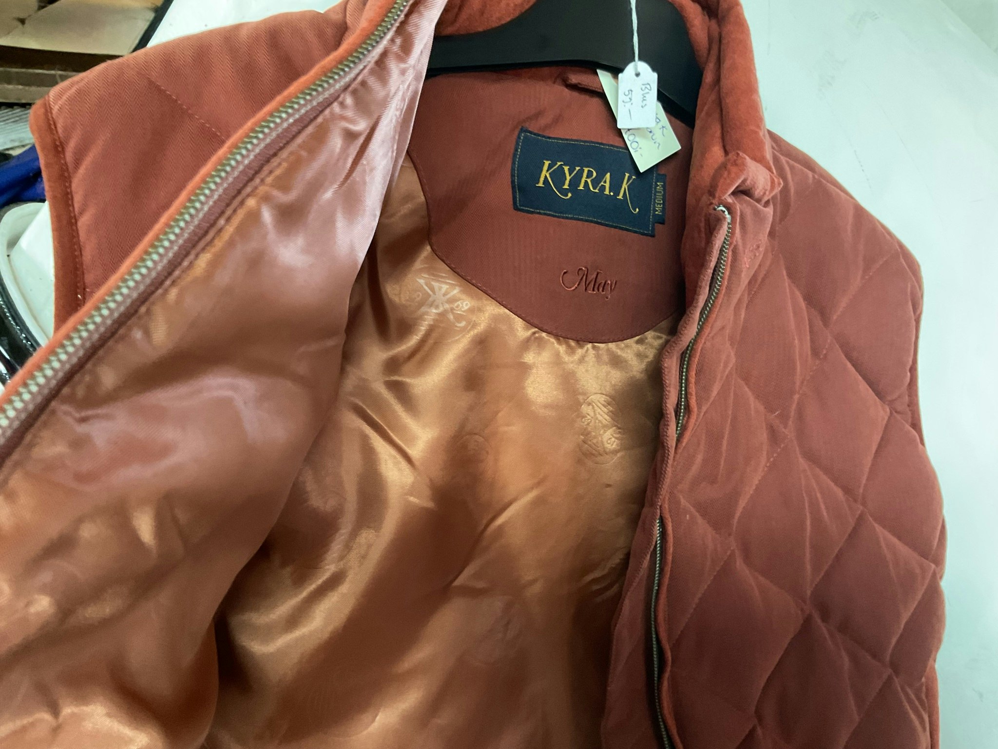 Kyra k väst, rostbrun,m