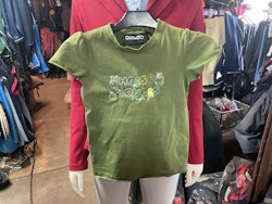 Catago tshirt,grön,stl 10,ny,liten fläck