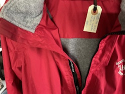 MH jacka, fleece insidan, röd stl s