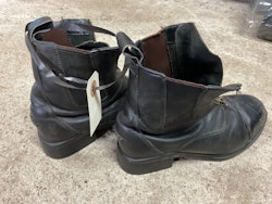 Ariat ridskor,svarta,stålhätta, stl 36m