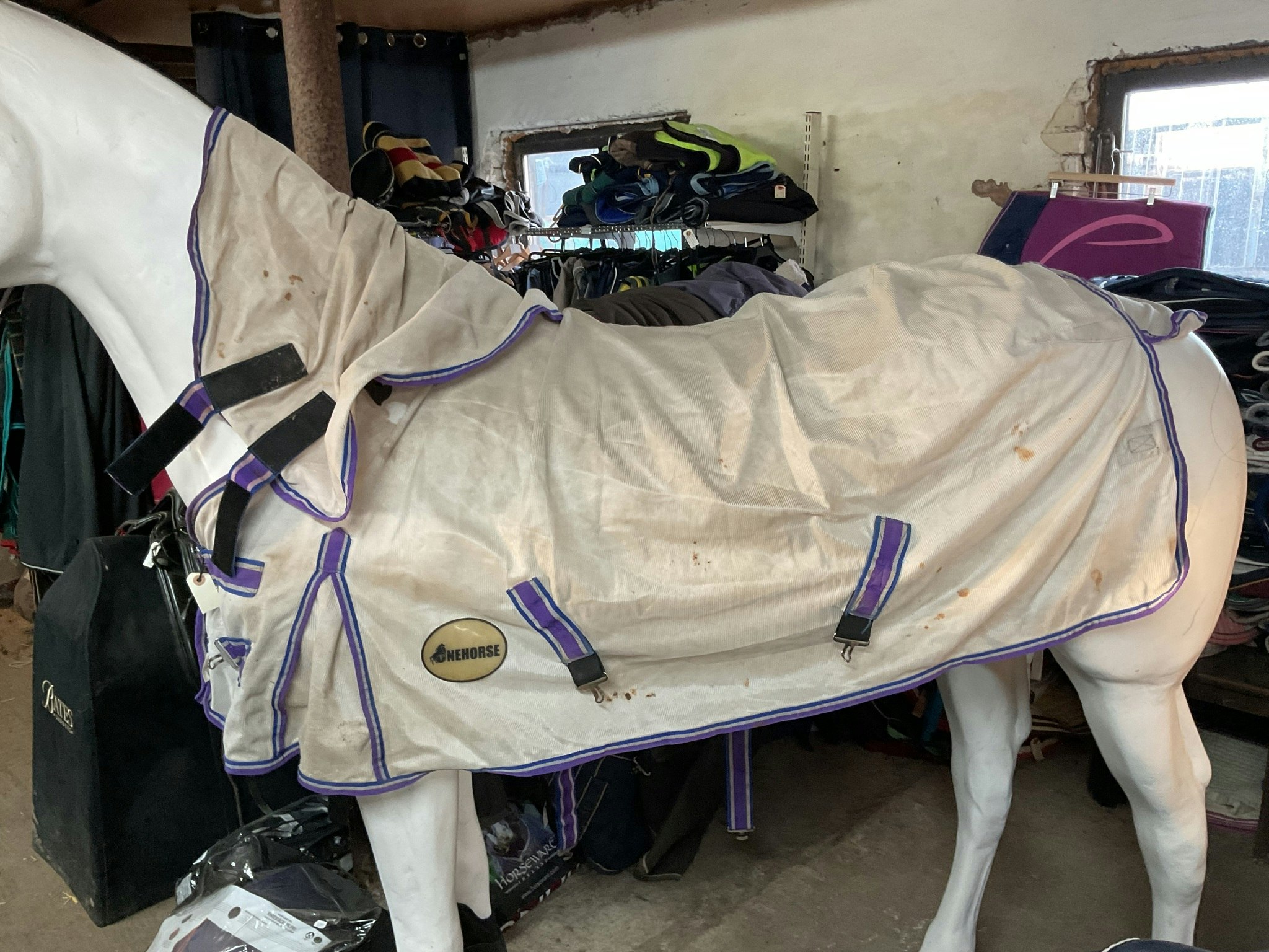Onehorse flugtäcke med lös hals,tre hål,105 cm