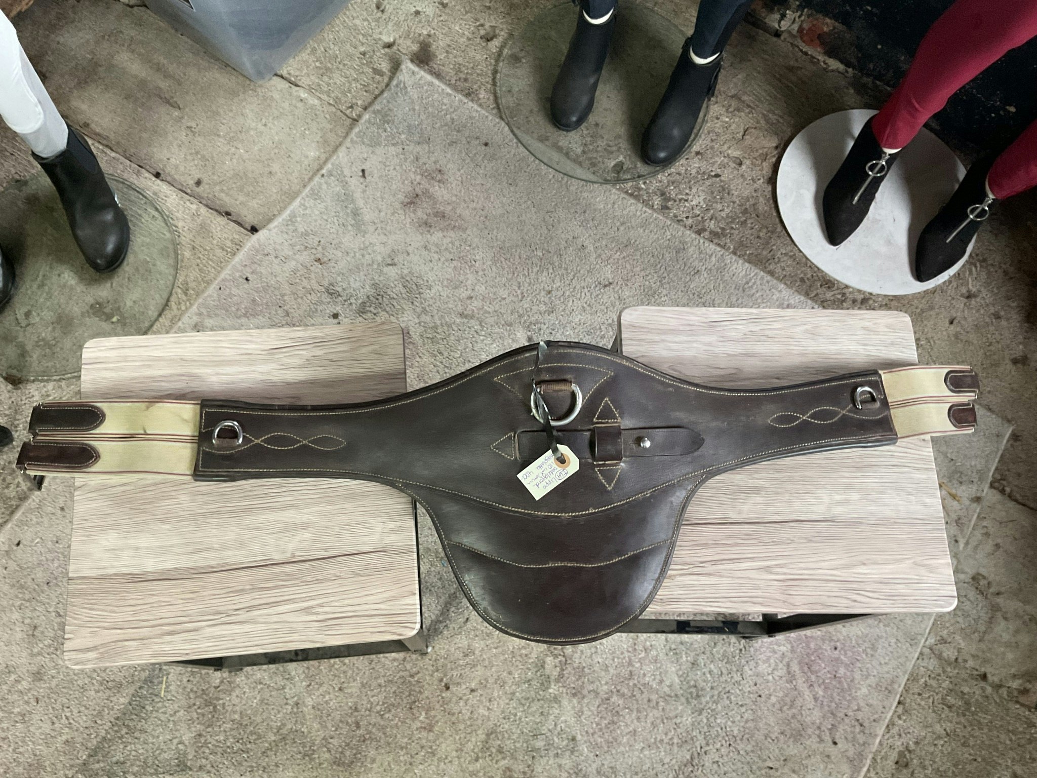 Lippo sadelgjord 110 cm, brun med magplatta