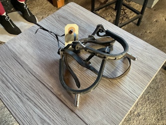 Sprenger,Sporrar med läderrem,gummiskydd,25 mm