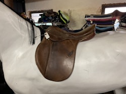 Stubben parzival dressyrsadel, brun,31 bom, 18-18,5”