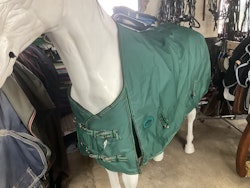 Riding house,vintertäcke,grönt,135 cm, ca 300 gr,nytt
