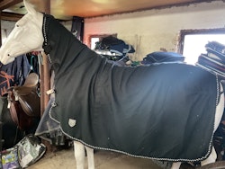 Fahrenheit fleecetäcke med fast hals,svart,135 cm
