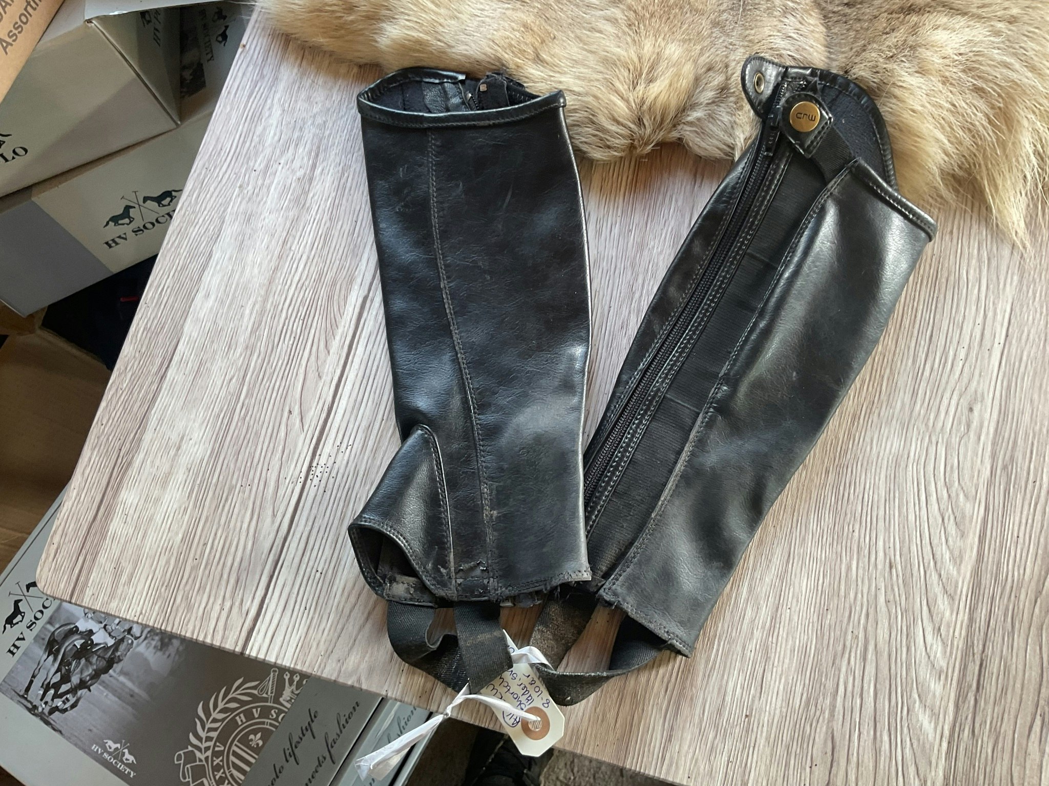 CRW shortchaps,läder,svarta, 8-10 år