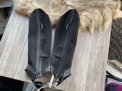 Fouganza shortchaps,”nät”, 12 år/höjd 34 cm