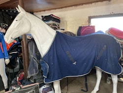 Fleecetäcke,135 cm, otvättat,några hål