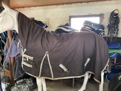 Vintertäcke brunt med fast hals,155 cm, ca 350 gr