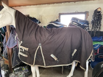 Vintertäcke brunt med fast hals,155 cm, ca 350 gr