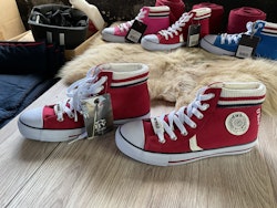 Hv polo sneakers skor,röda,stl 38,nya