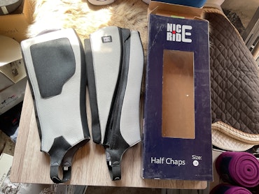 Nice ride halfchaps,gråa,stl LW,nya