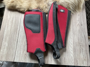 Nice ride,halfchaps,röda, 8-10 år, nya