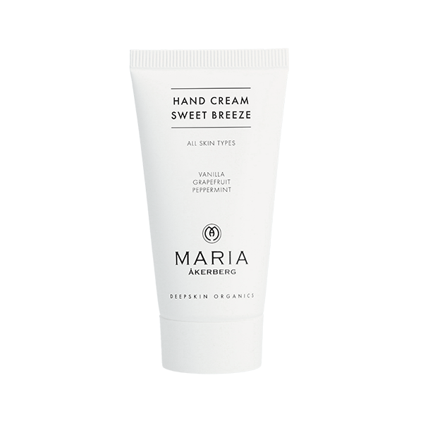 Maria Åkerberg Hand Cream Sweet Breeze är en återfuktande hand creme som mjukgör torr hud på både händer och kropp. Extrakt av Vanilj och eterisk oljor från Grapefrukt och Pepparmynta ger en fräsch do