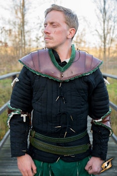 Noble Leather Gorget