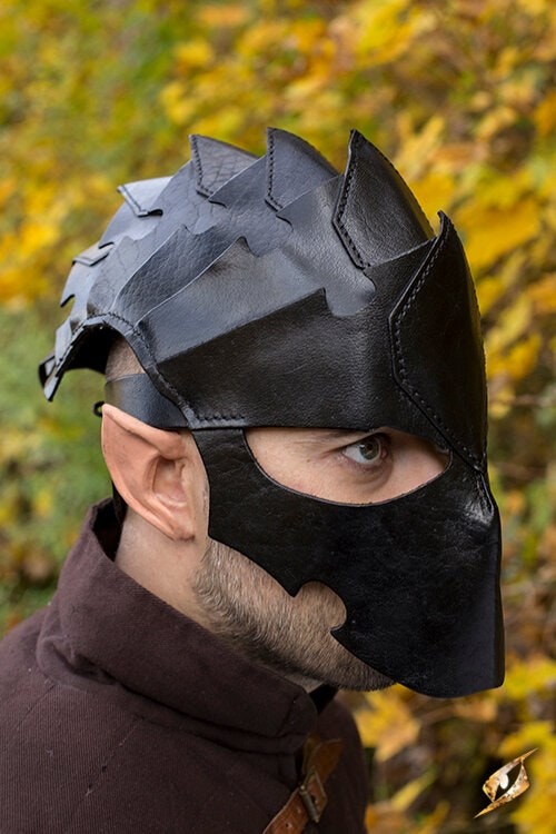 Assassin Helmet - Svart