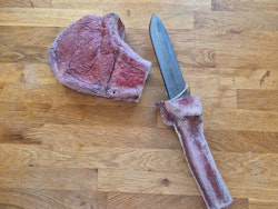 Tomahawk Kött med dold kniv