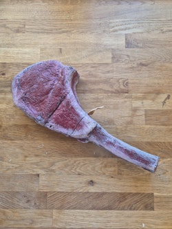 Tomahawk Kött med dold kniv