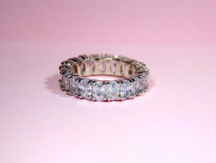 OVAL STONE ETERNITY RING