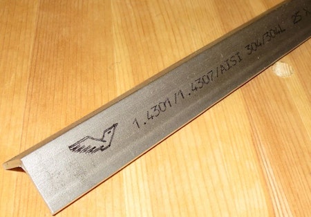 ROSTFRITT VINKELPROFIL 40x40x3mm EN1.4301 - SS2333