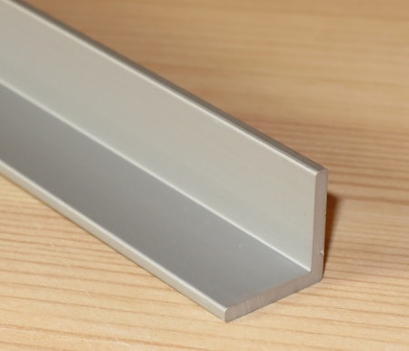 ALUMINIUM VINKELPROFIL 15x15x2mm ANODISERAD EN AW-6060-T6