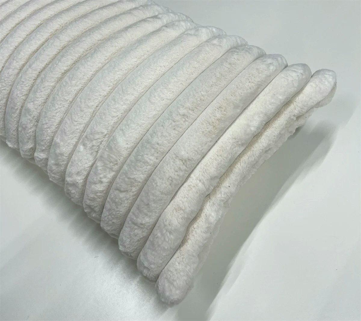 Kudde 40*70cm Furrow Faux Vit
