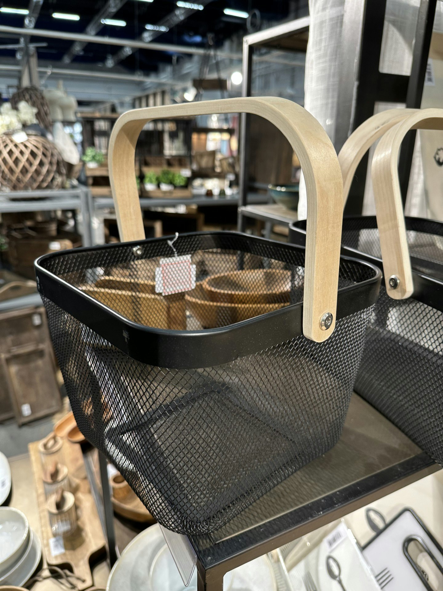 Shoppingkorg (Vit eller svart)