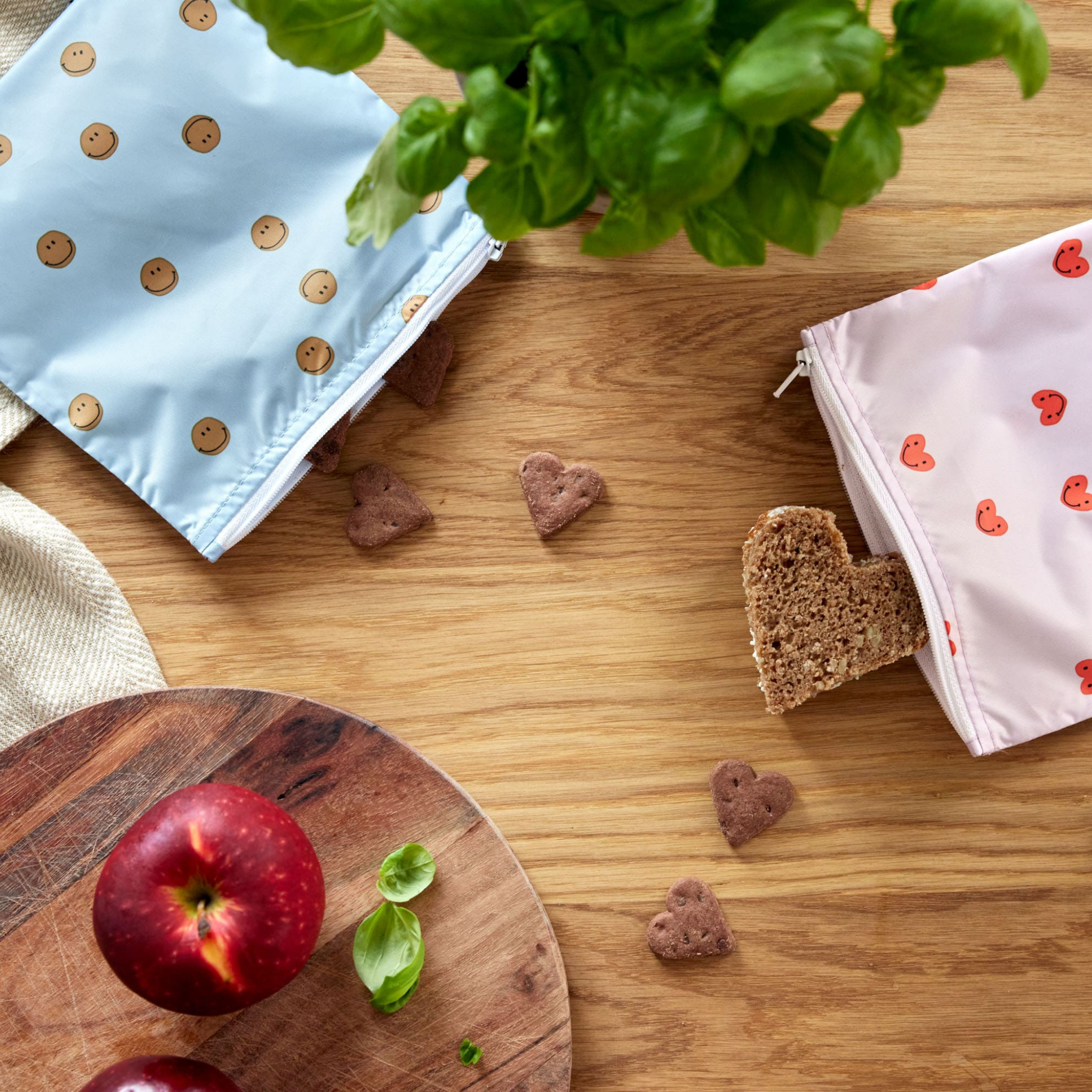 LÄSSIG Snack/Sandwich Bag Happy Rascals Heart Lavender 2-pack