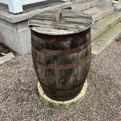 Whiskyfat av ek 200 liter med löst lock