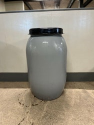Plastfat 220 liter andra sortering utan lock
