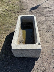 Stort kalkstenstråg 136x58cm