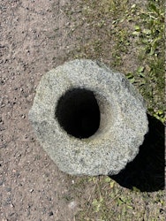 Urna i sten , Cylinderformad 42x40cm