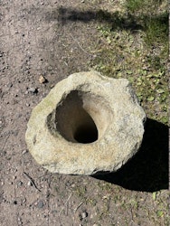 Urna i sten , Cylinderformad 37x35cm