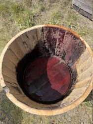 Halvt vinfat av ek 110 liter patinerad
