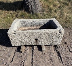 Stort kalkstenstråg 105x63cm