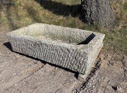 Stort kalkstenstråg 112x62cm